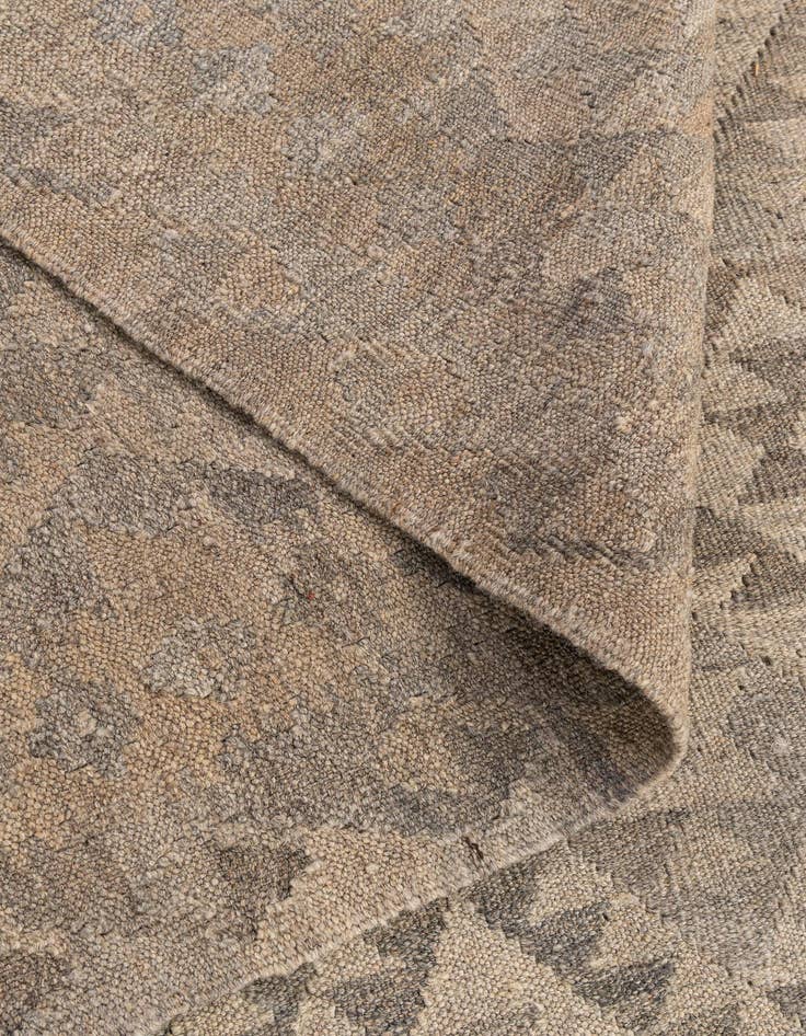 Detail image of  6' 8 x 9' 9  Hand Woven Kilim Maymana Wool Rug