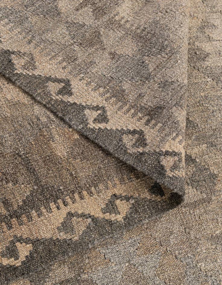 Detail image of  6' 7 x 9' 8  Hand Woven Kilim Maymana Wool Rug