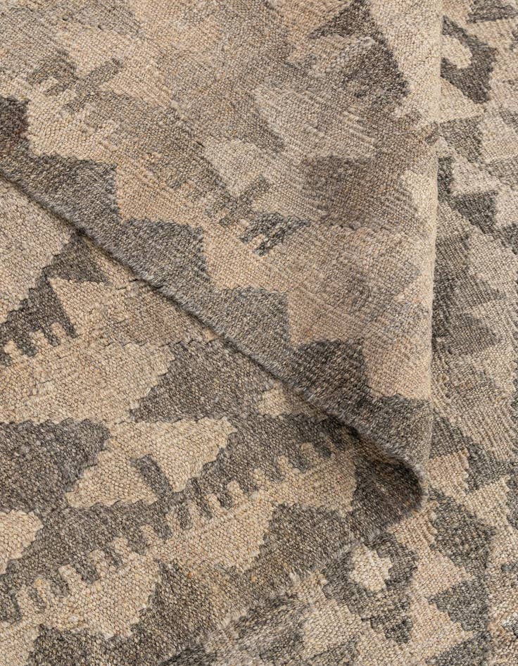 Detail image of  6' 10 x 9' 8  Hand Woven Kilim Maymana Wool Rug