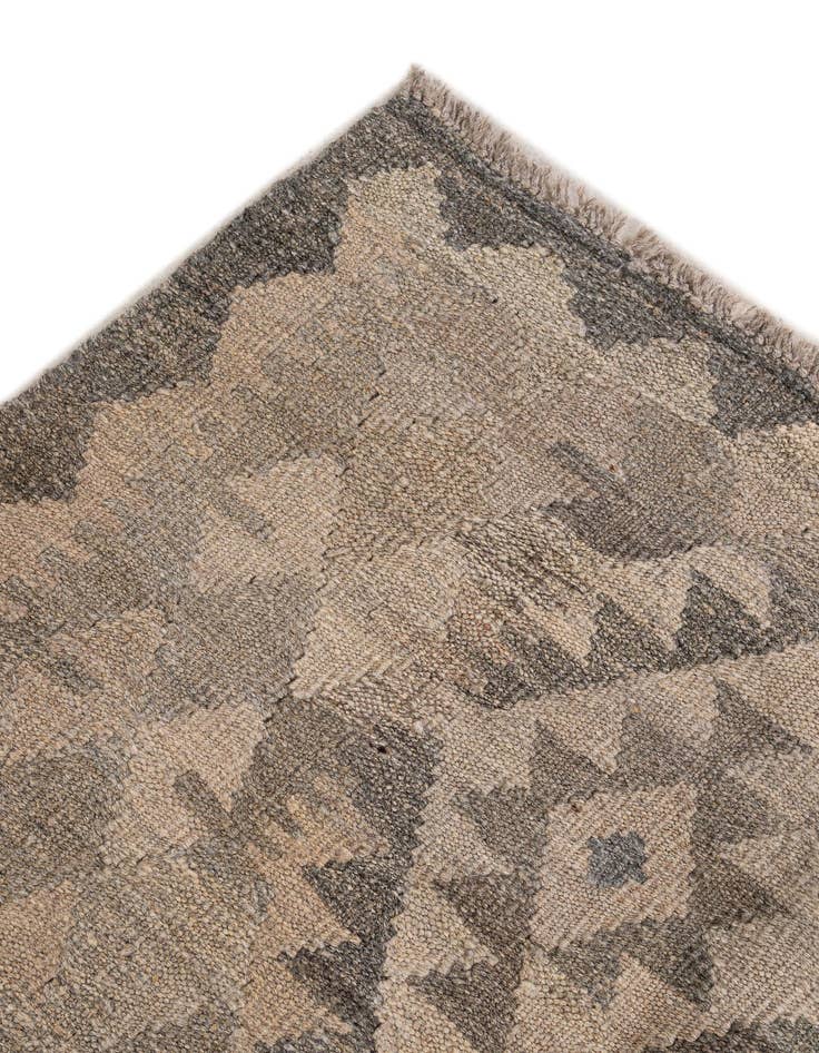 Detail image of  6' 10 x 9' 8  Hand Woven Kilim Maymana Wool Rug