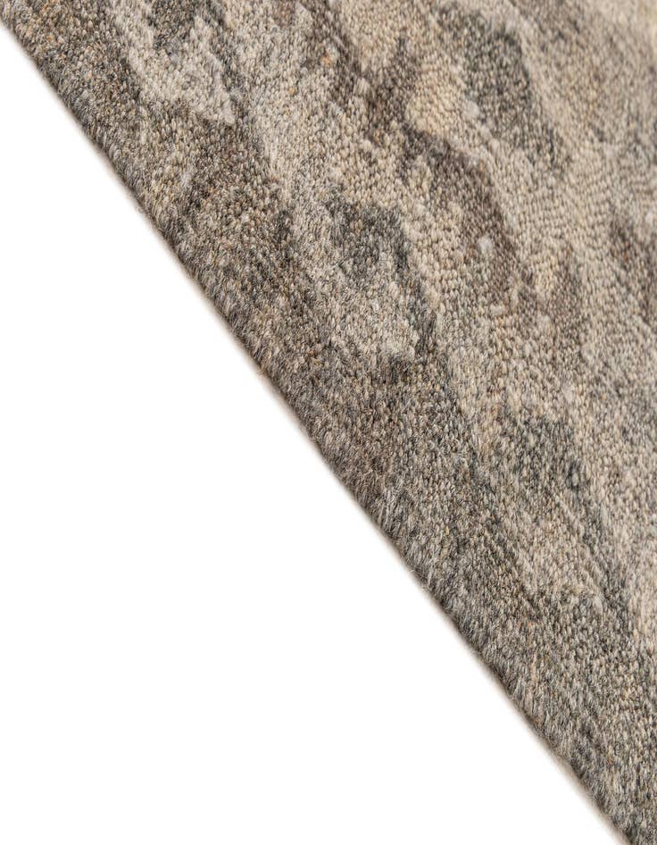 Detail image of  6' 8 x 9' 8  Hand Woven Kilim Maymana Wool Rug