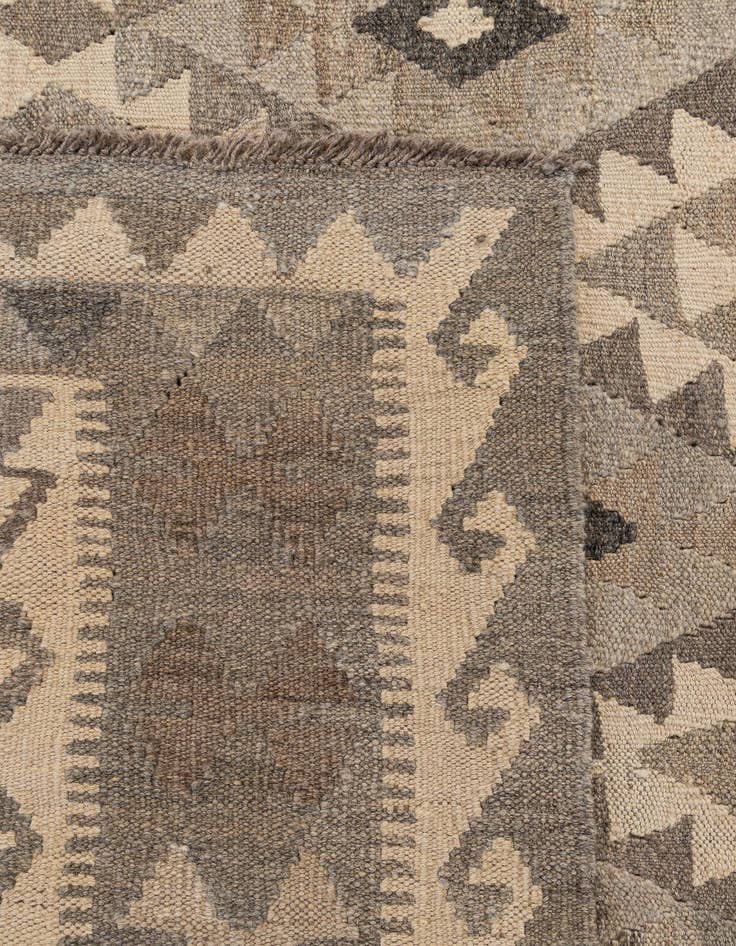 Detail image of  6' 8 x 9' 8  Hand Woven Kilim Maymana Wool Rug
