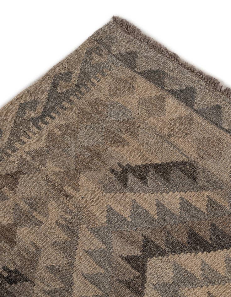 Detail image of  6' 5 x 9' 8  Hand Woven Kilim Maymana Wool Rug