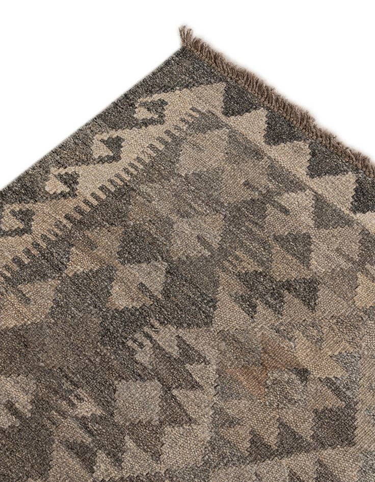 Detail image of  6' 9 x 9' 8  Hand Woven Kilim Maymana Wool Rug