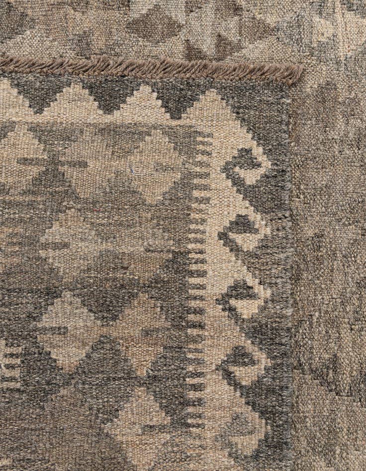 Detail image of  6' 9 x 9' 8  Hand Woven Kilim Maymana Wool Rug