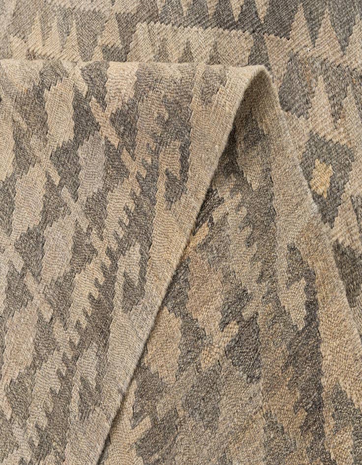 Detail image of  6' 9 x 9' 9  Hand Woven Kilim Maymana Wool Rug