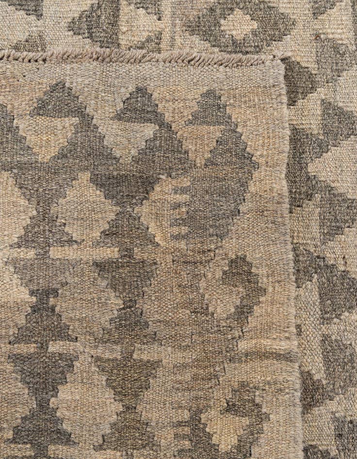 Detail image of  6' 9 x 9' 9  Hand Woven Kilim Maymana Wool Rug