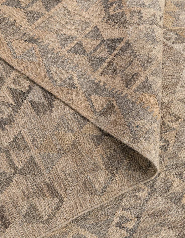 Detail image of  6' 9 x 9' 8  Hand Woven Kilim Maymana Wool Rug