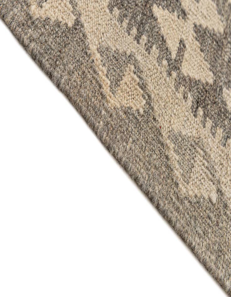 Detail image of  6' 8 x 9' 9  Hand Woven Kilim Maymana Wool Rug