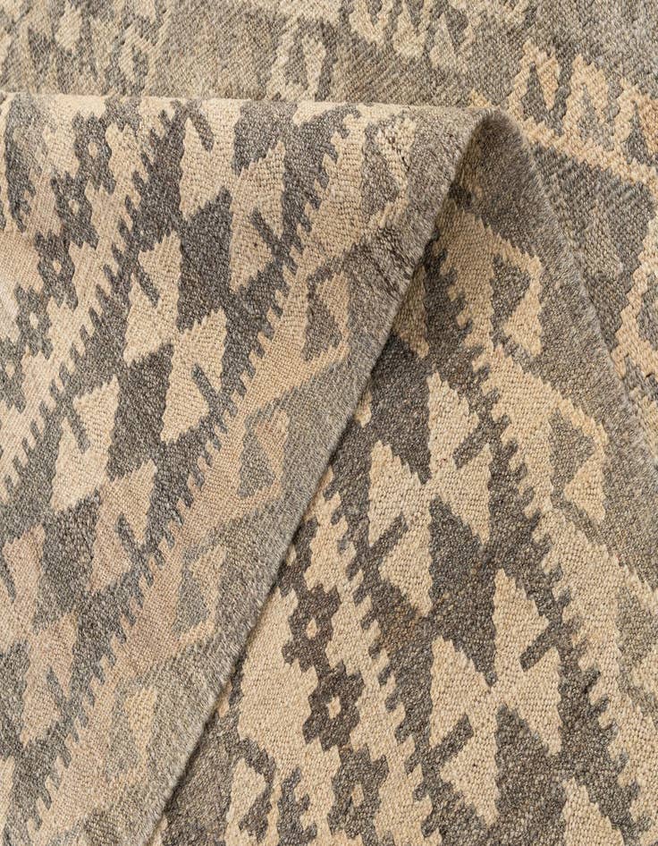 Detail image of  6' 8 x 9' 9  Hand Woven Kilim Maymana Wool Rug