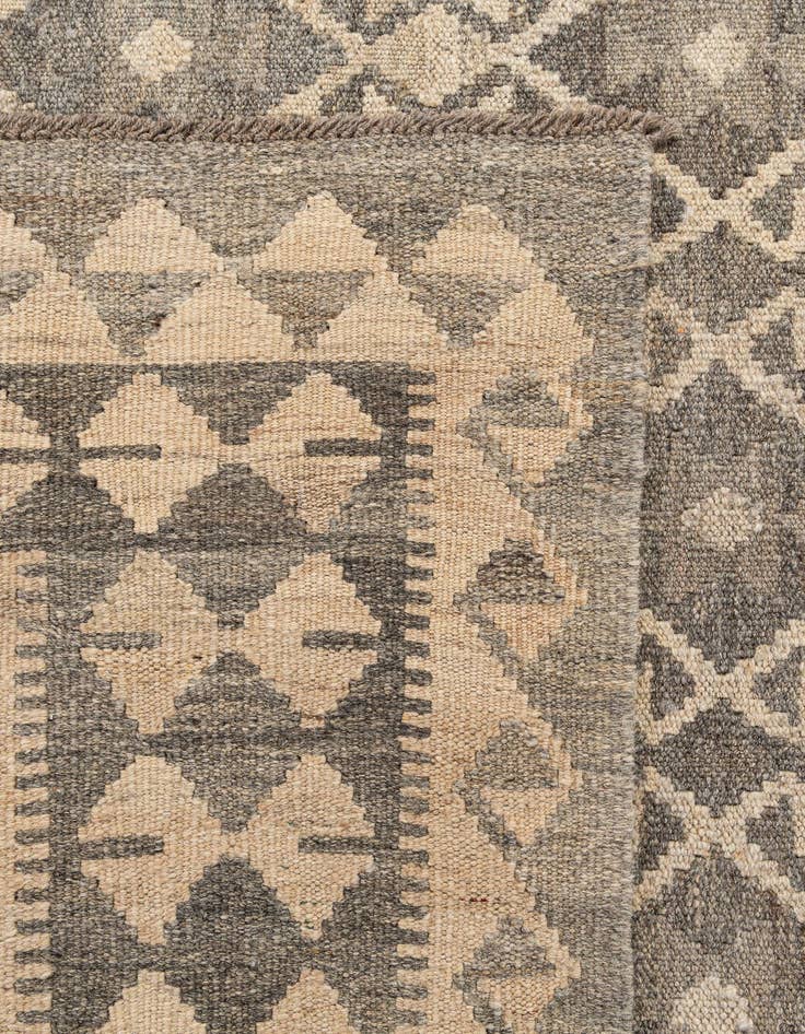 Detail image of  6' 8 x 9' 9  Hand Woven Kilim Maymana Wool Rug