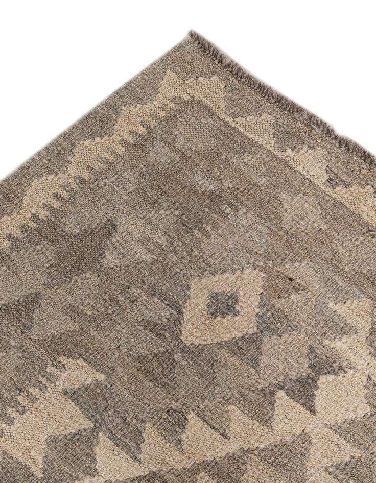 Detail image of  6' 10 x 9' 10  Hand Woven Kilim Maymana Wool Rug