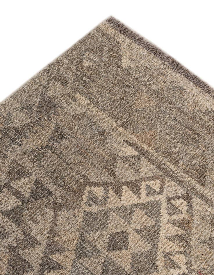 Detail image of  6' 10 x 9' 9  Hand Woven Kilim Maymana Wool Rug