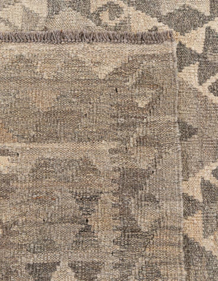 Detail image of  6' 10 x 9' 9  Hand Woven Kilim Maymana Wool Rug