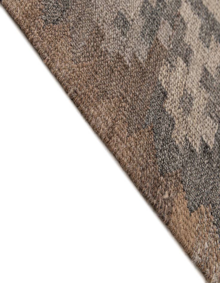 Detail image of  6' 6 x 9' 9  Hand Woven Kilim Maymana Wool Rug