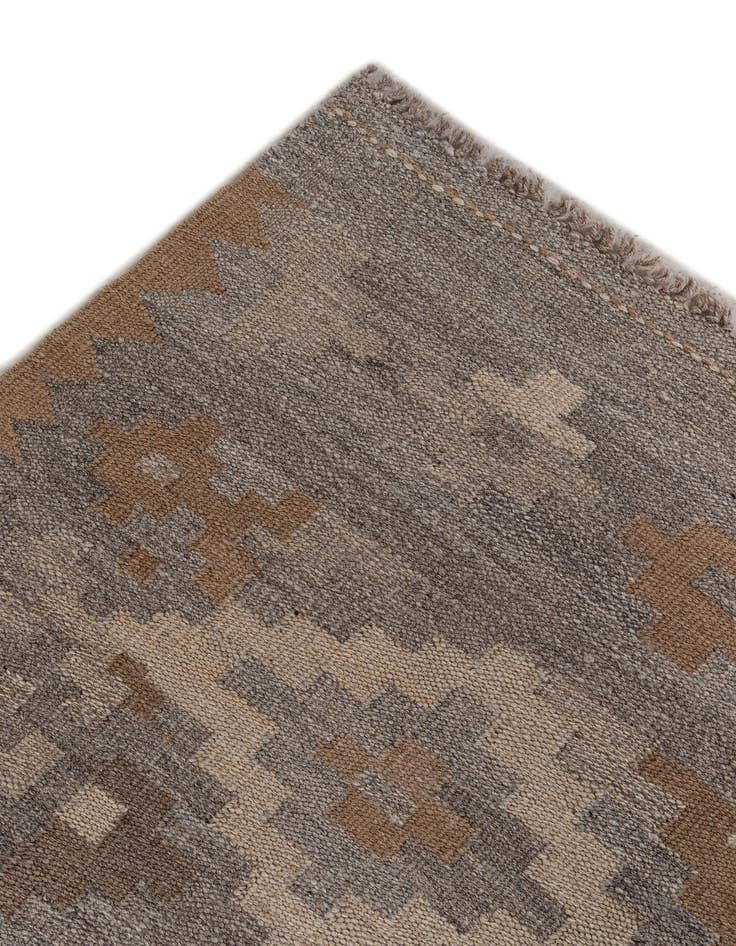 Detail image of  6' 6 x 9' 9  Hand Woven Kilim Maymana Wool Rug