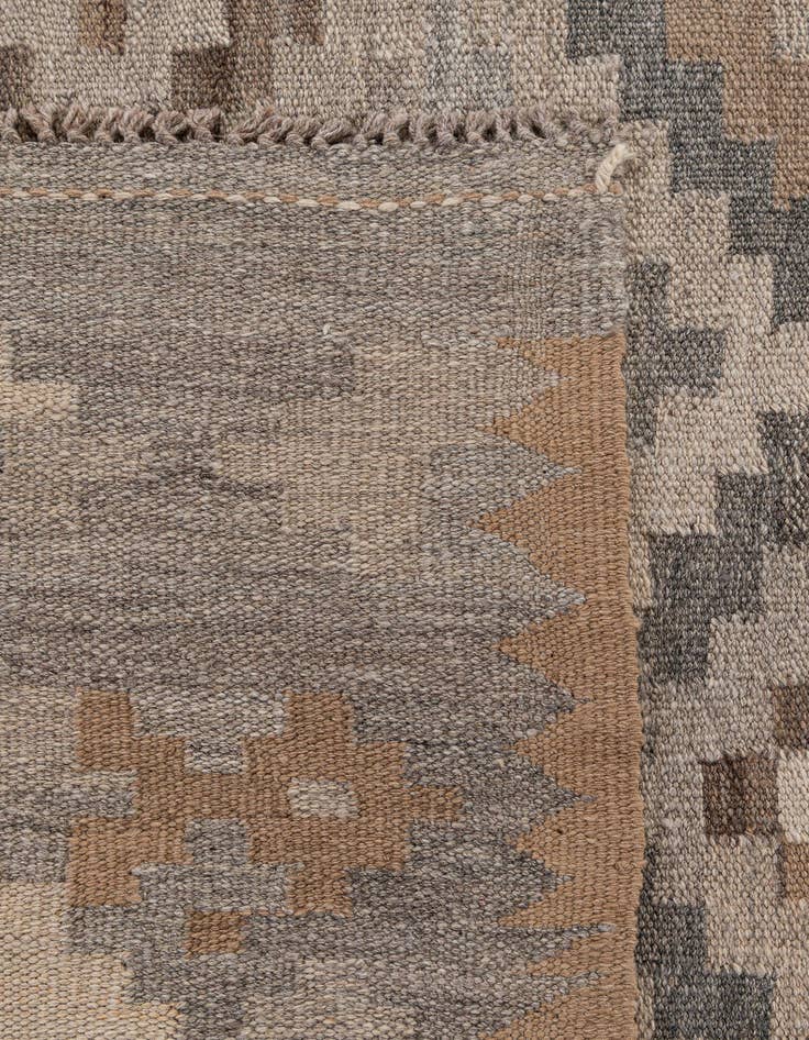 Detail image of  6' 6 x 9' 9  Hand Woven Kilim Maymana Wool Rug