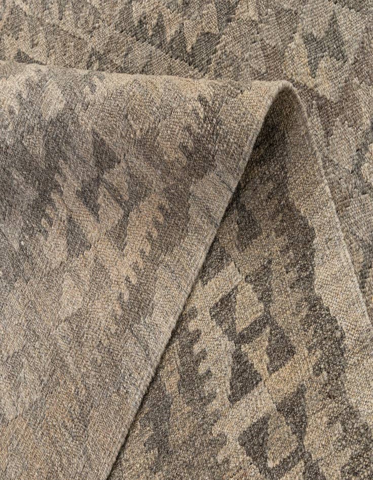 Detail image of  6' 9 x 9' 10  Hand Woven Kilim Maymana Wool Rug