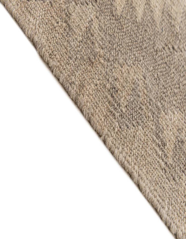 Detail image of  6' 6 x 9' 9  Hand Woven Kilim Maymana Wool Rug