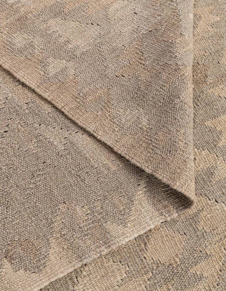 Detail image of  6' 6 x 9' 9  Hand Woven Kilim Maymana Wool Rug