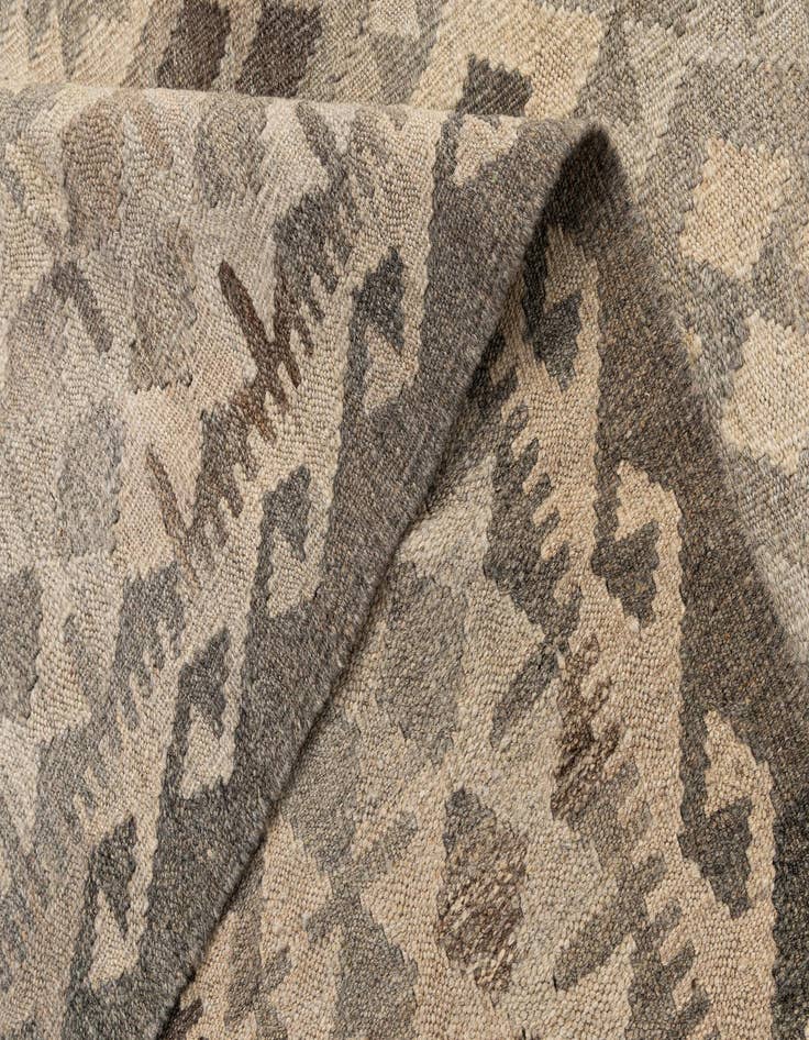 Detail image of  6' 9 x 9' 9  Hand Woven Kilim Maymana Wool Rug