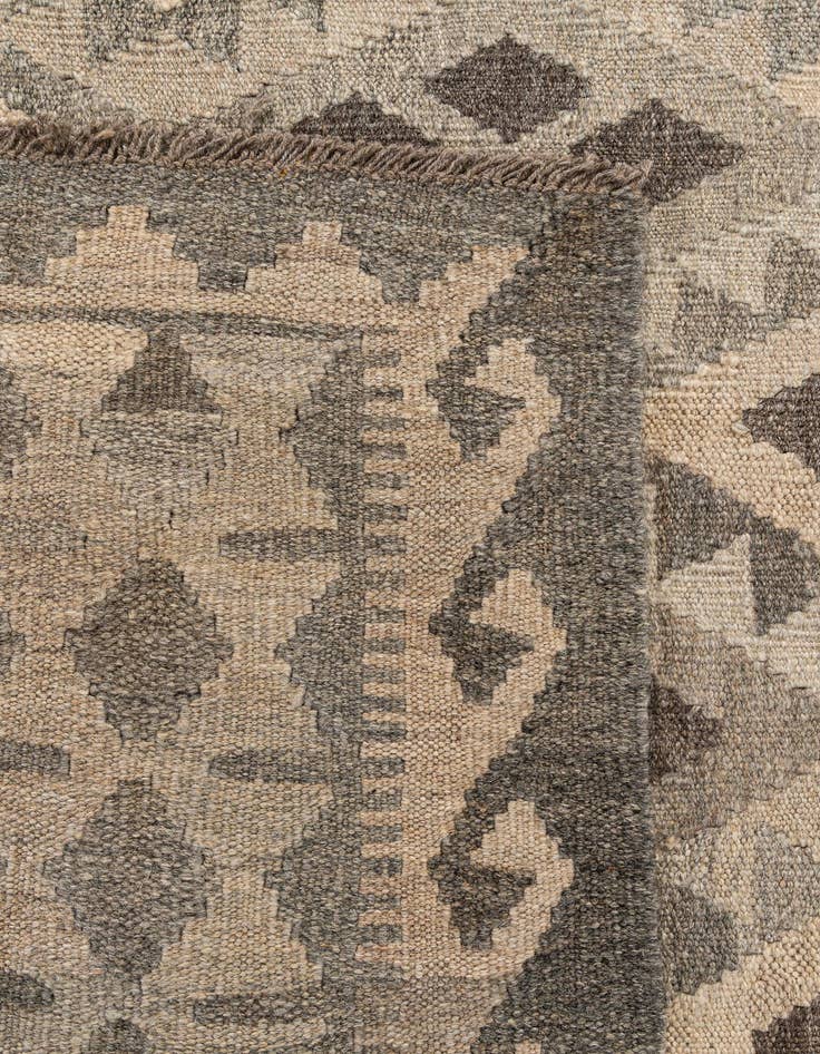 Detail image of  6' 9 x 9' 9  Hand Woven Kilim Maymana Wool Rug
