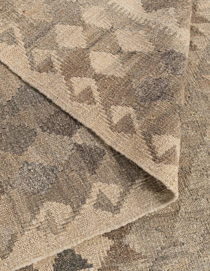 Detail image of  6' 9 x 9' 9  Hand Knotted Kilim Maymana Wool Rug