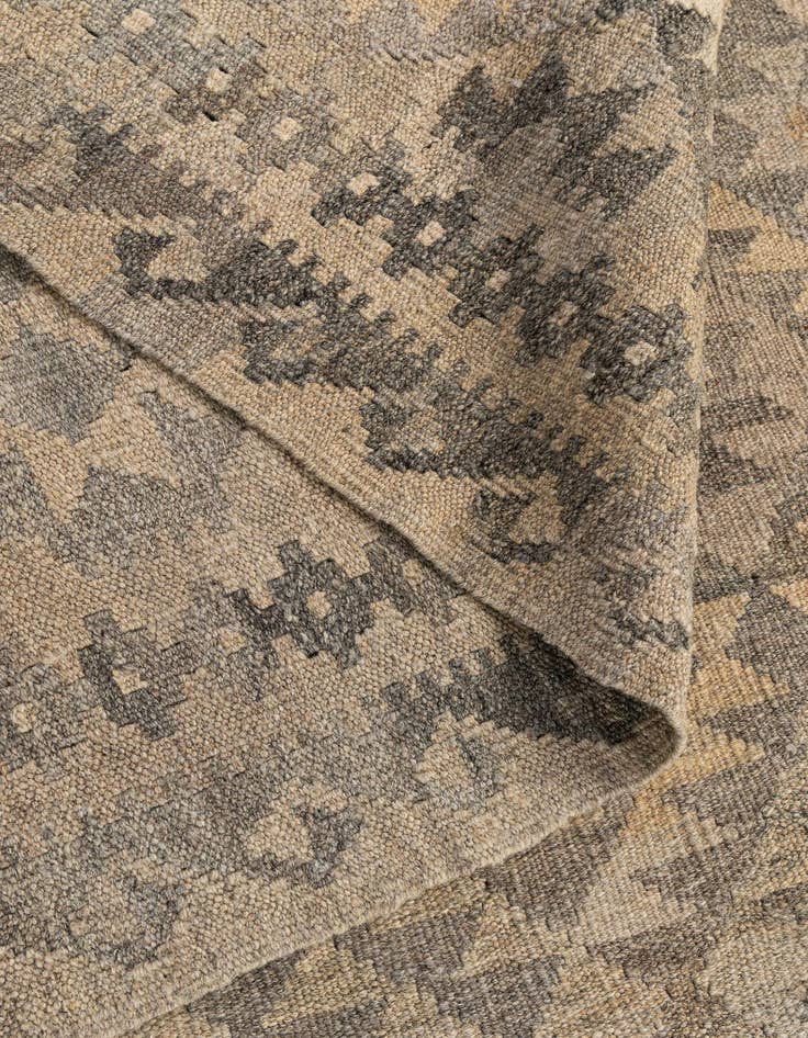 Detail image of  6' 6 x 9' 11  Hand Woven Kilim Maymana Wool Rug