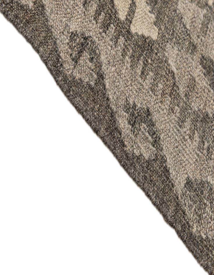 Detail image of  6' 5 x 9' 10  Hand Woven Kilim Maymana Wool Rug