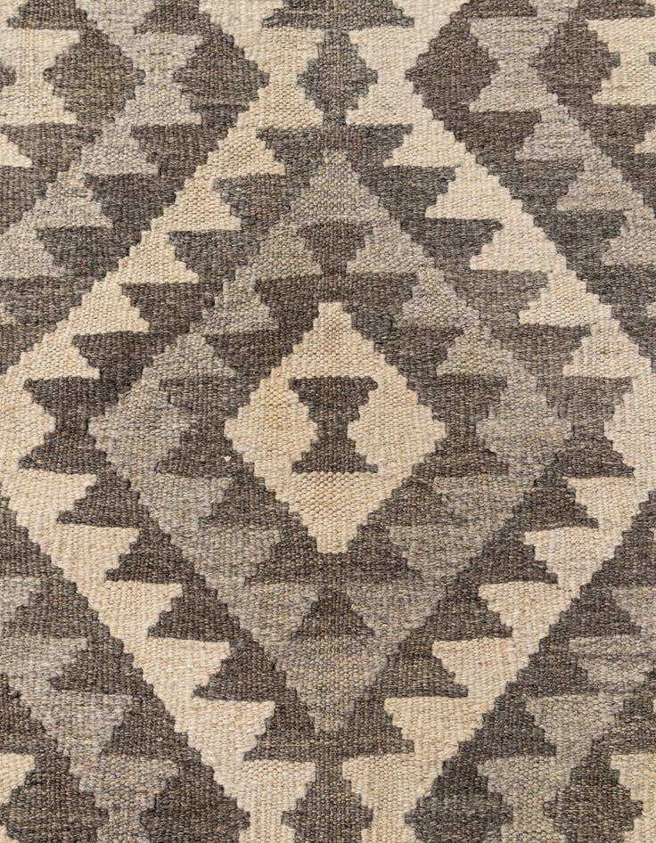 Detail image of  6' 5 x 9' 10  Hand Woven Kilim Maymana Wool Rug
