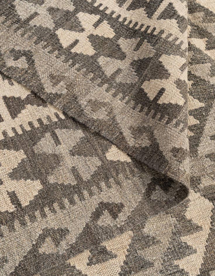 Detail image of  6' 5 x 9' 10  Hand Woven Kilim Maymana Wool Rug