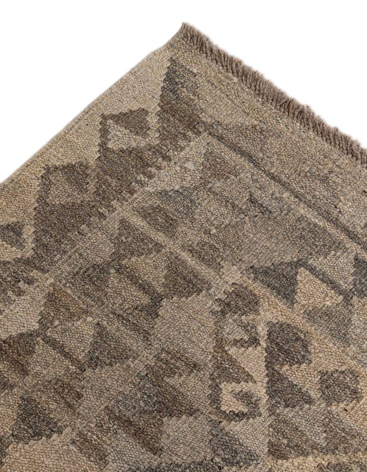 Detail image of  6' 8 x 9' 8  Hand Woven Kilim Maymana Wool Rug