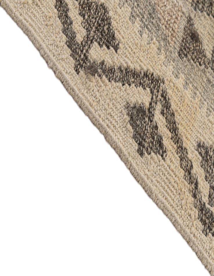 Detail image of  6' 5 x 9' 11  Hand Woven Kilim Maymana Wool Rug