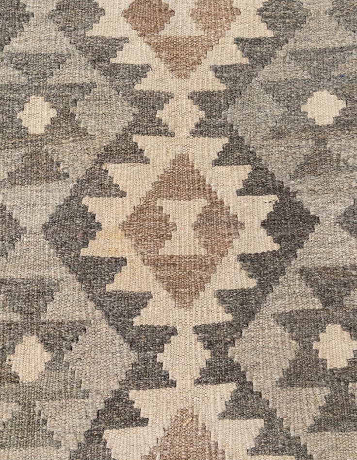 Detail image of  6' 5 x 9' 11  Hand Woven Kilim Maymana Wool Rug
