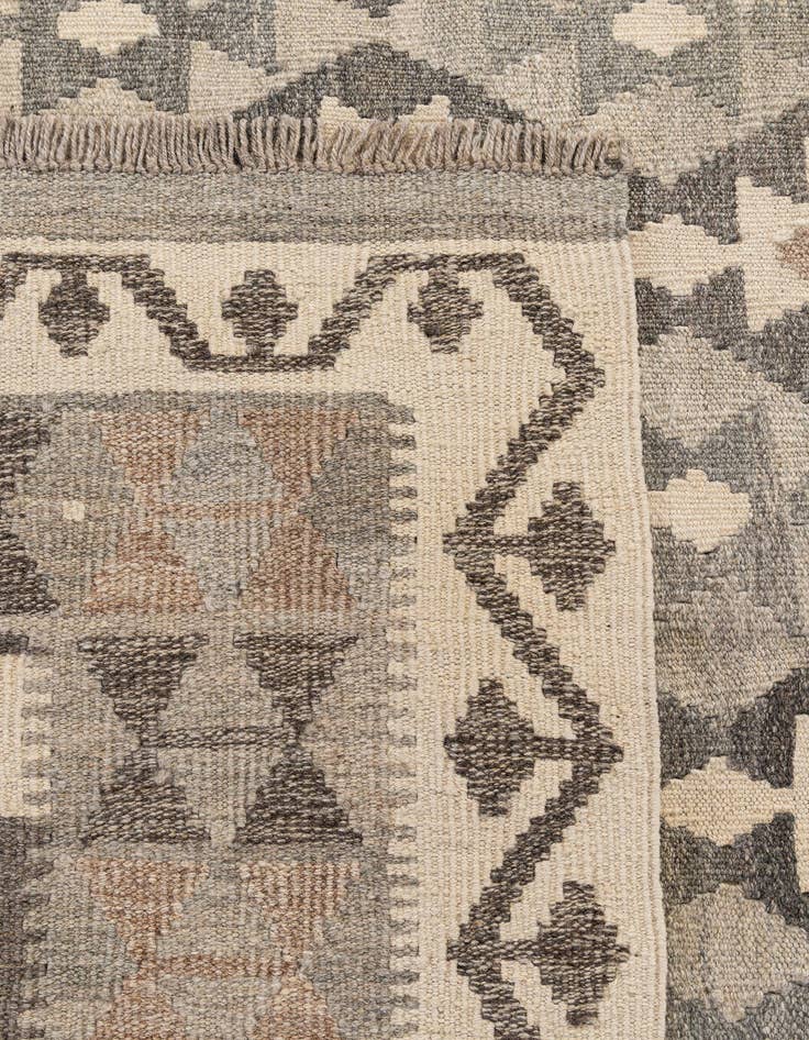 Detail image of  6' 5 x 9' 11  Hand Woven Kilim Maymana Wool Rug