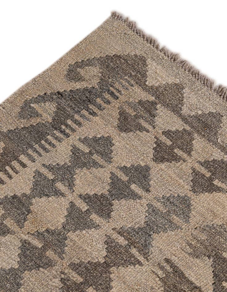 Detail image of  6' 8 x 9' 9  Hand Woven Kilim Maymana Wool Rug