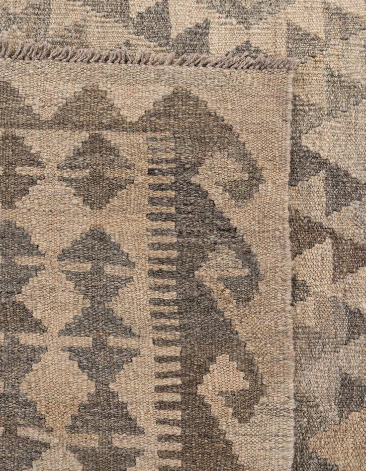 Detail image of  6' 8 x 9' 9  Hand Woven Kilim Maymana Wool Rug