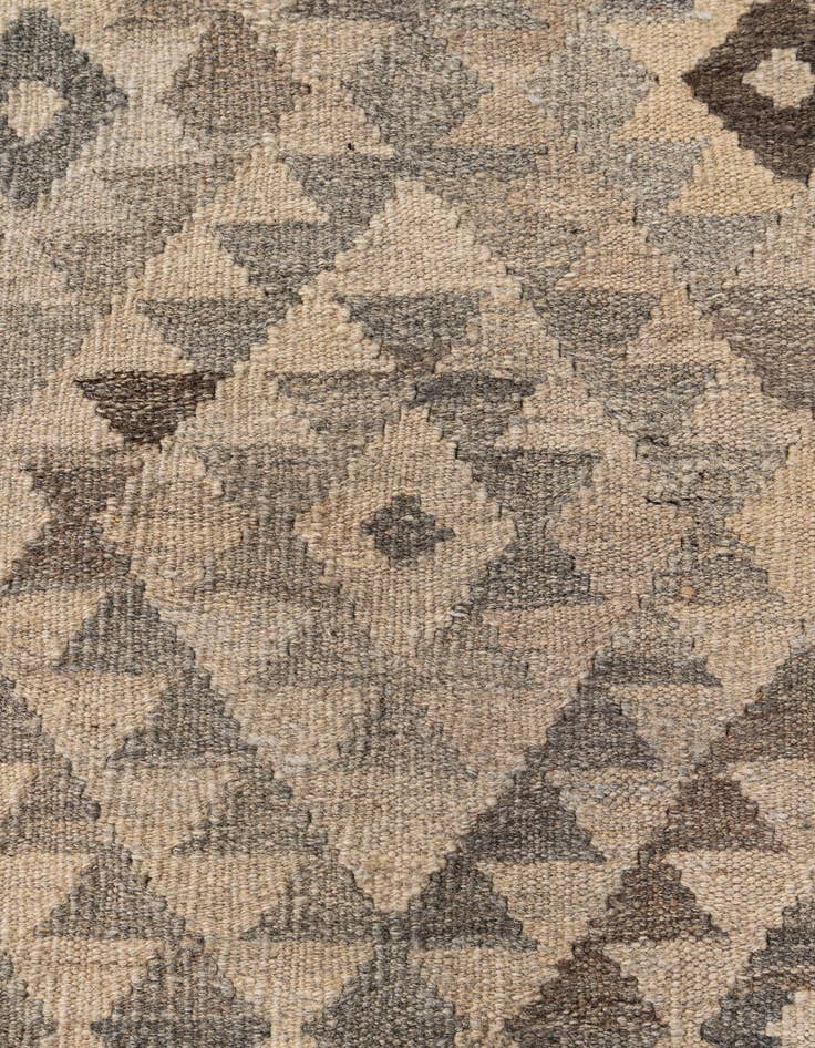Detail image of  6' 8 x 9' 9  Hand Woven Kilim Maymana Wool Rug