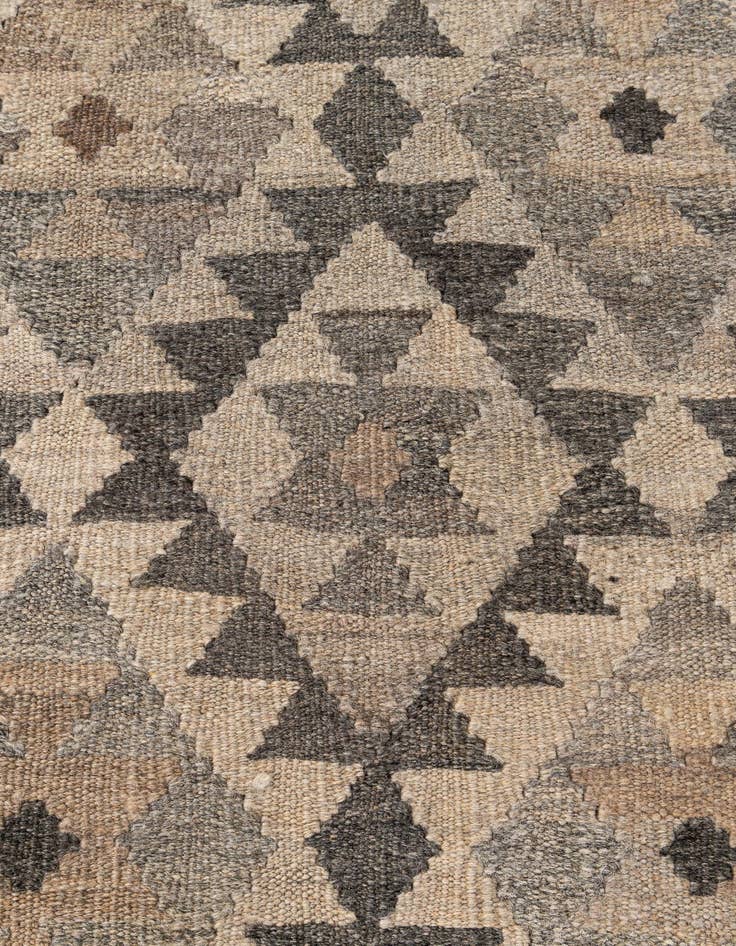 Detail image of  6' 8 x 9' 9  Hand Woven Kilim Maymana Wool Rug