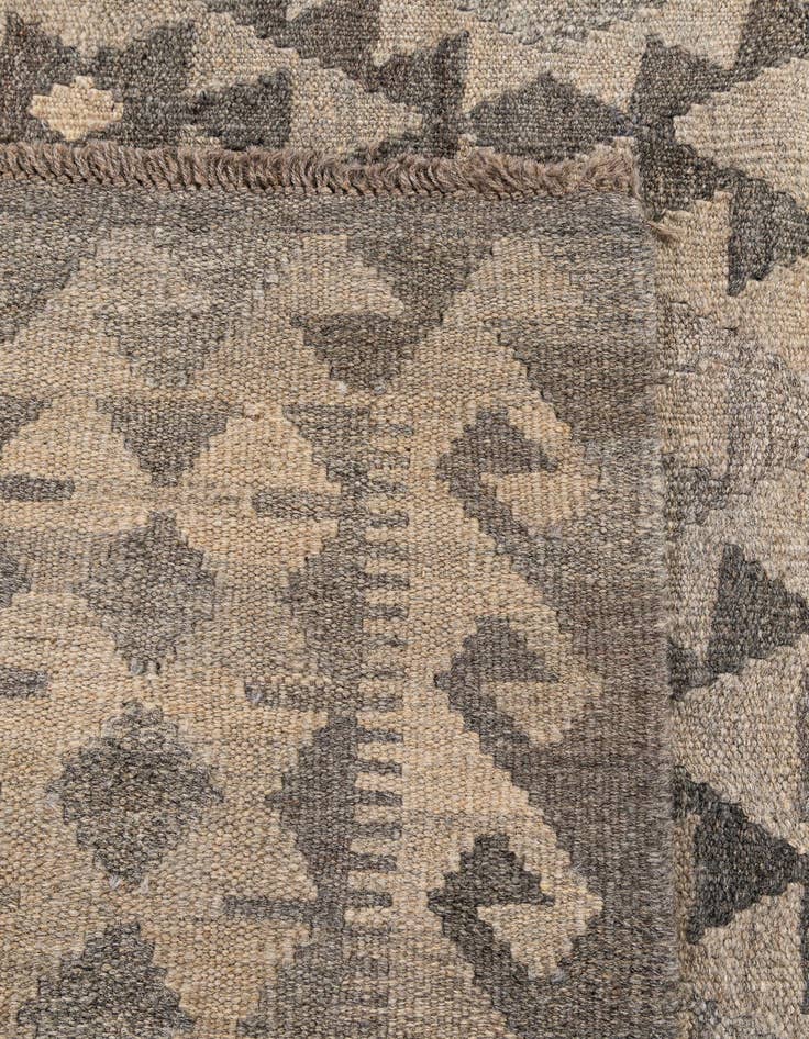Detail image of  6' 8 x 9' 9  Hand Woven Kilim Maymana Wool Rug