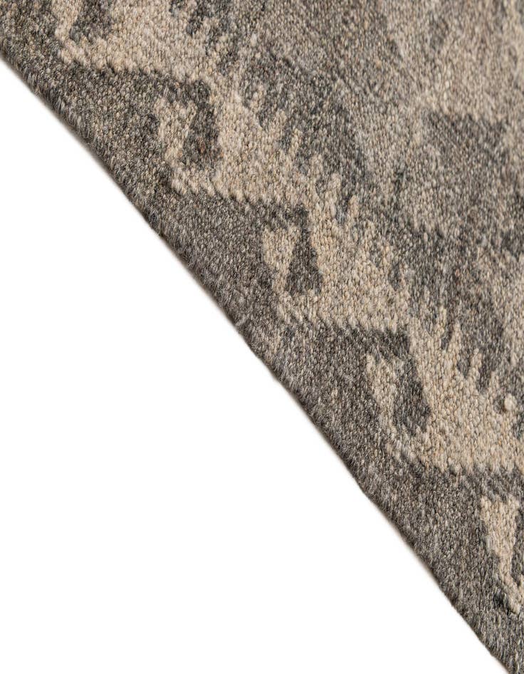 Detail image of  6' 8 x 9' 8  Hand Woven Kilim Maymana Wool Rug