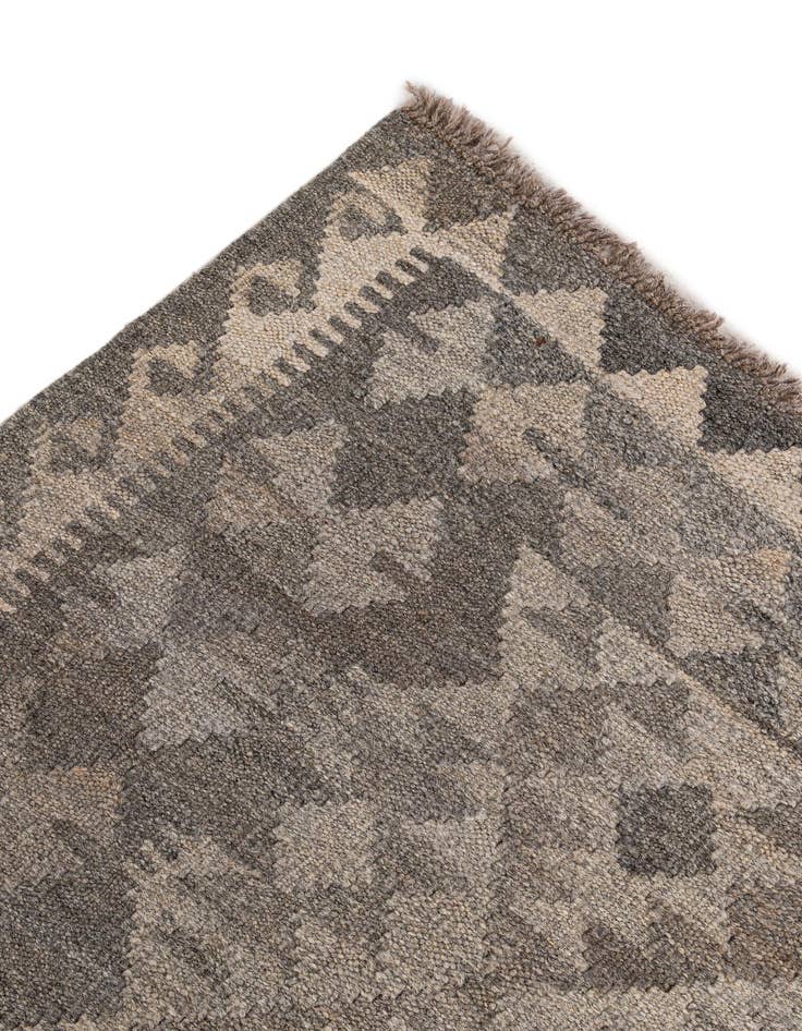 Detail image of  6' 8 x 9' 8  Hand Woven Kilim Maymana Wool Rug