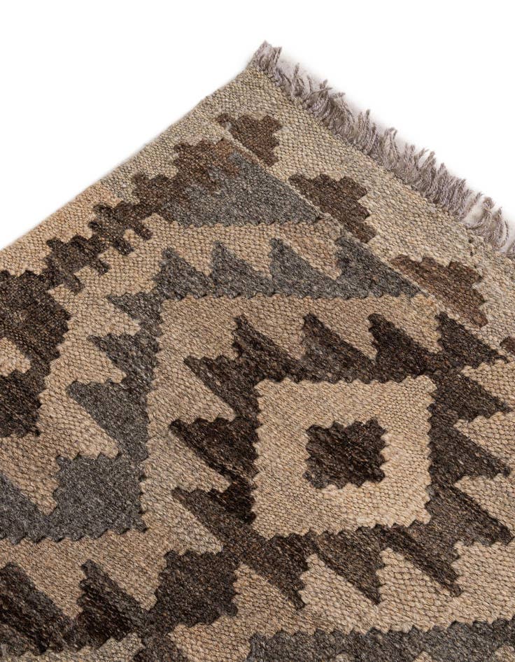 Detail image of  6' 10 x 9' 9  Hand Woven Kilim Maymana Wool Rug