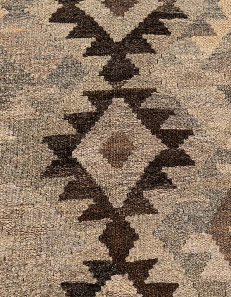 Detail image of  6' 10 x 9' 9  Hand Woven Kilim Maymana Wool Rug