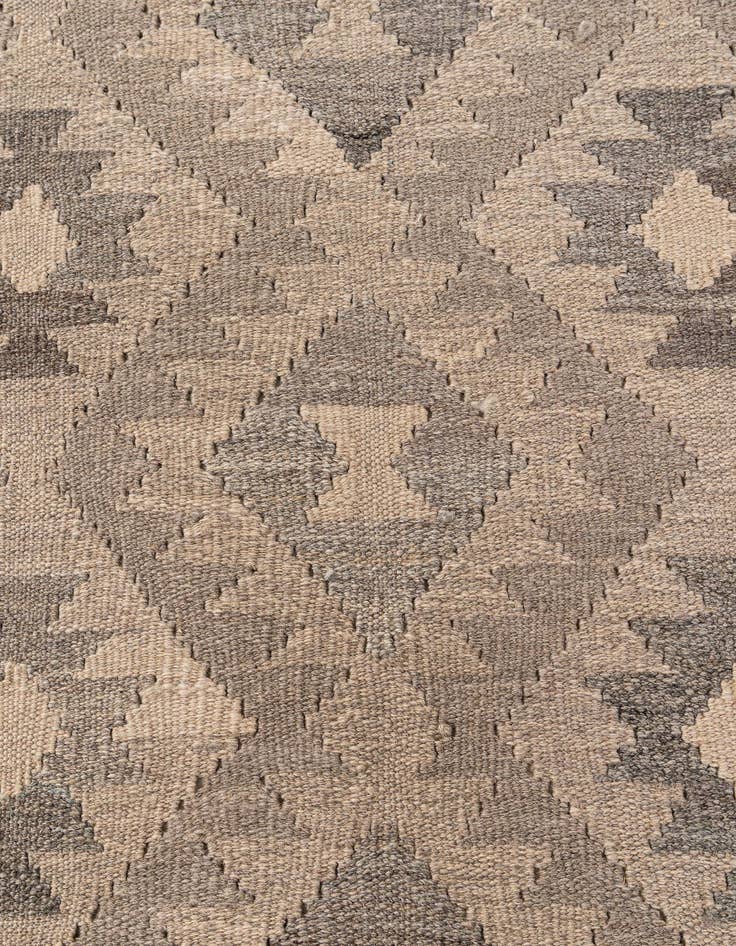 Detail image of  6' 8 x 9' 10  Hand Woven Kilim Maymana Wool Rug