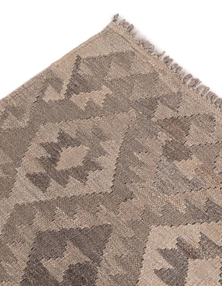 Detail image of  6' 8 x 9' 10  Hand Woven Kilim Maymana Wool Rug