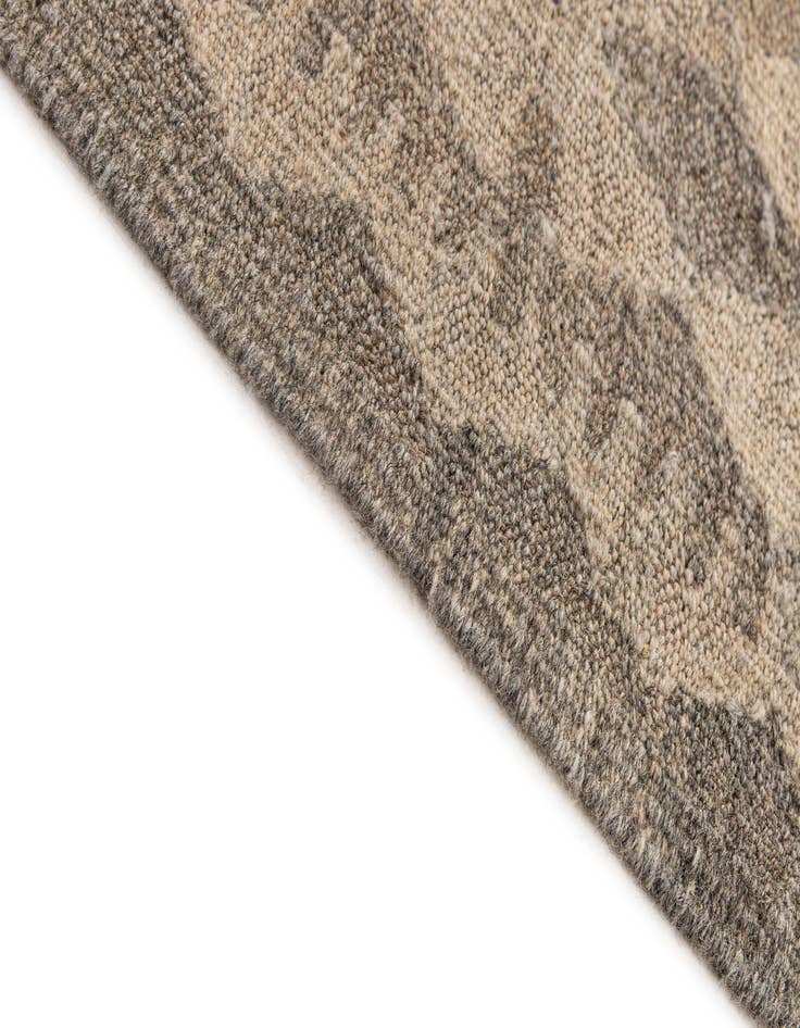 Detail image of  6' 8 x 9' 10  Hand Woven Kilim Maymana Wool Rug