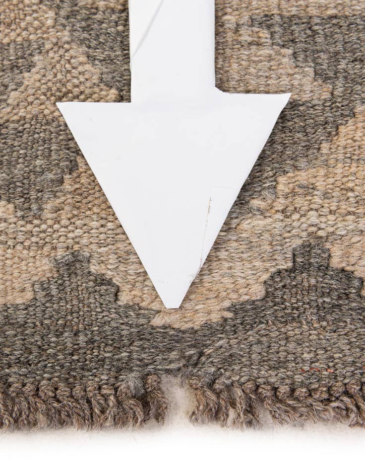 Detail image of  6' 8 x 9' 10  Hand Woven Kilim Maymana Wool Rug