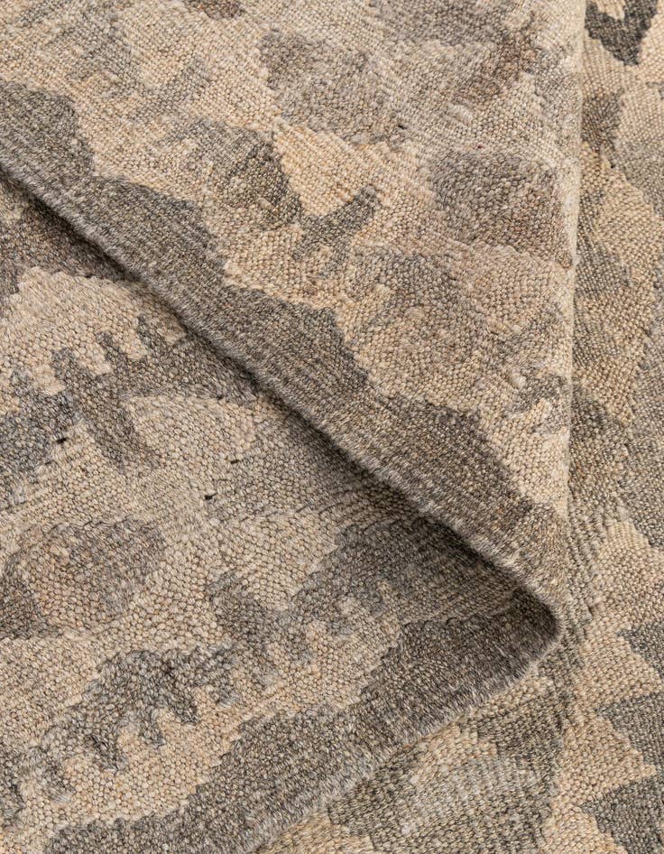 Detail image of  6' 8 x 9' 10  Hand Woven Kilim Maymana Wool Rug