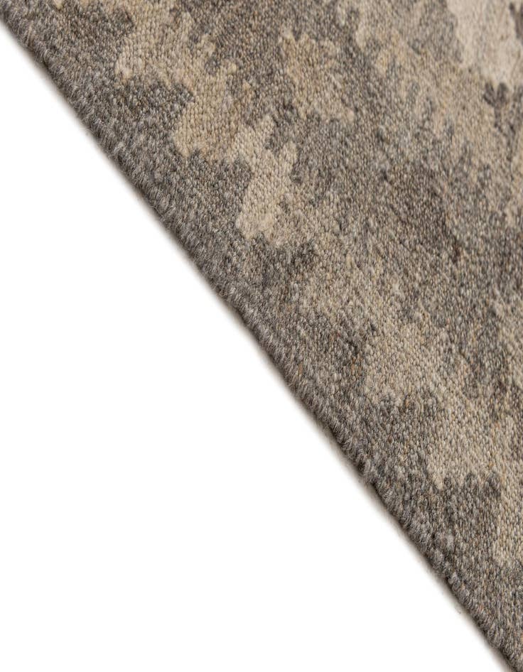 Detail image of  6' 7 x 9' 11  Hand Woven Kilim Maymana Wool Rug